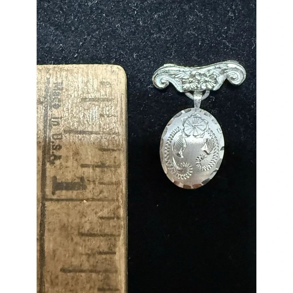 Vintage Princess Pride Sterling Silver Etched Heart Locket On Pin Brooch Hangs - Picture 2 of 8